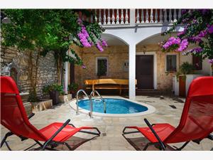 Ubytovanie s bazénom Modrá Istria,Rezervujte  Samia Od 107 €
